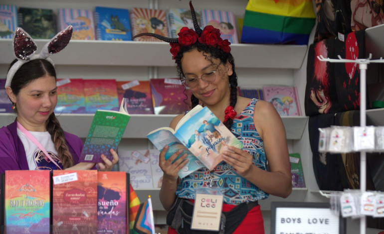 una conversación sobre artistas que utilizan el color, las formas geométricas y la belleza bajo las estrellas

 – Primer plano