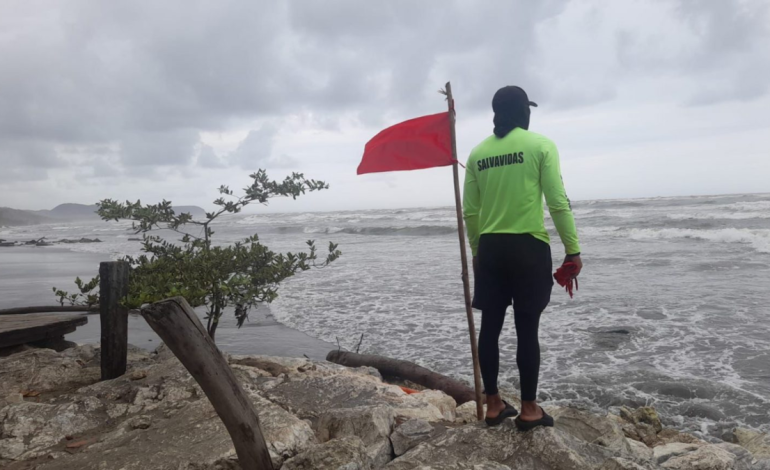 Alerta amarilla en el Atlántico, playas cerradas y daños en Puerto Colombia

 – Primer plano