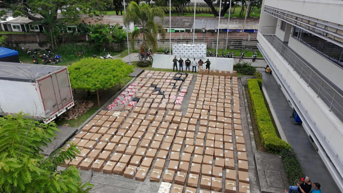 ¿Cómo se desplomó la banda que contrabandeaba media tonelada de droga en camiones por Valle, Quindío, Antioquia, Barranquilla, Cartagena y Santa Marta?
 – Primer plano