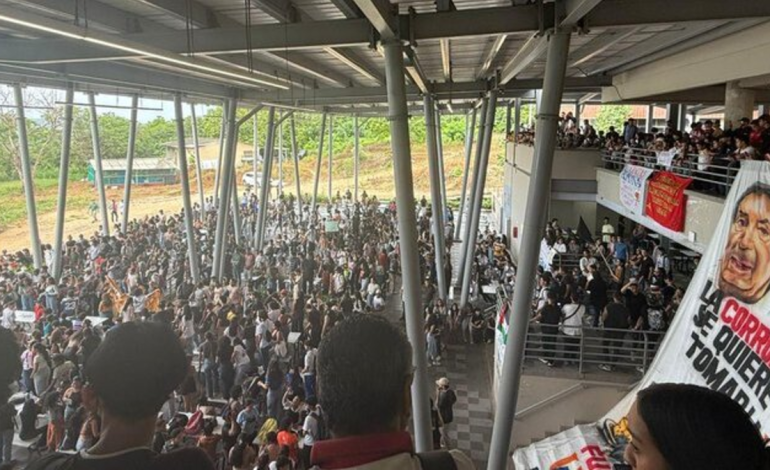 Petro, el rector y autoridades responden a perturbaciones en la Universidad del Atlántico
 – Primer plano