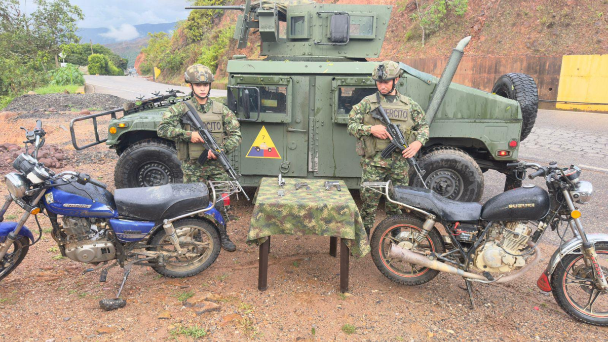 Operativos terminan con la captura de «Pimpón» y disidentes de las FARC y la frustración del secuestro del Catatumbo
 – Primer plano