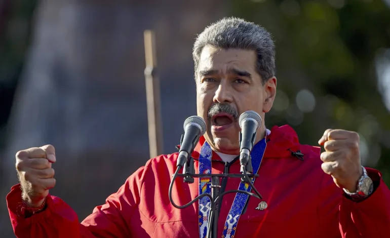 Venezuela: Nicolás Maduro anuncia la finalización del plan militar «Independencia 200»

 – Primer plano