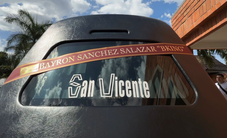 B-King, un artista Paisa asesinado en México, fue liberado en Medellín por su familia y amigos; Eso es lo que dijo su hermana después del funeral

 – Primer plano