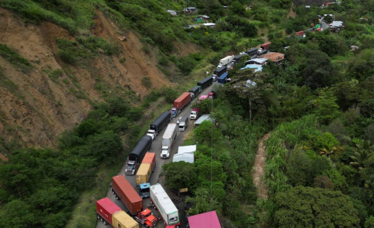 Bloqueos en la vía a Buenaventura

 – Primer plano