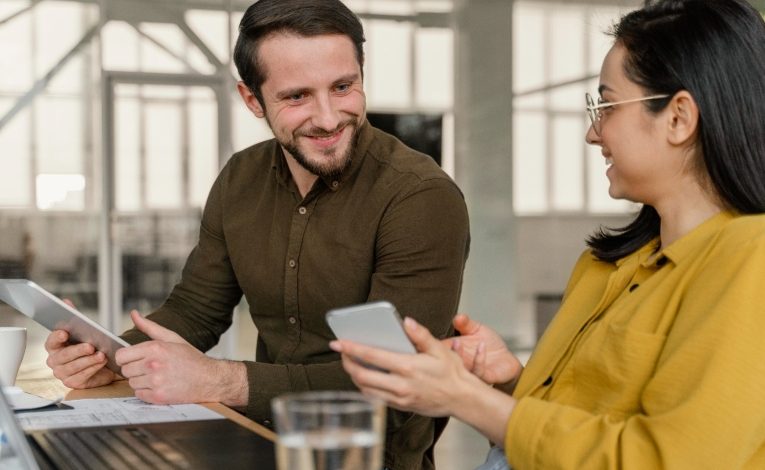 Conflictos digitales, de los grupos de WhatsApp a los chats de trabajo
 – Primer plano