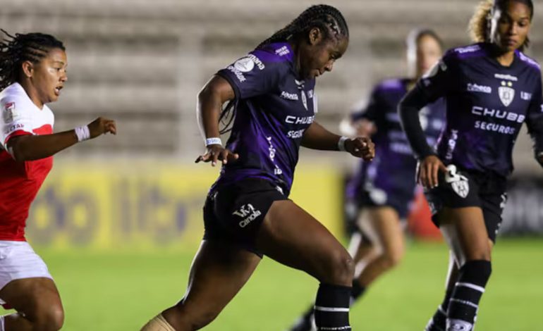 Las chicas de Santa Fe estaban en la cuerda floja en la Copa Libertadores

 – Primer plano