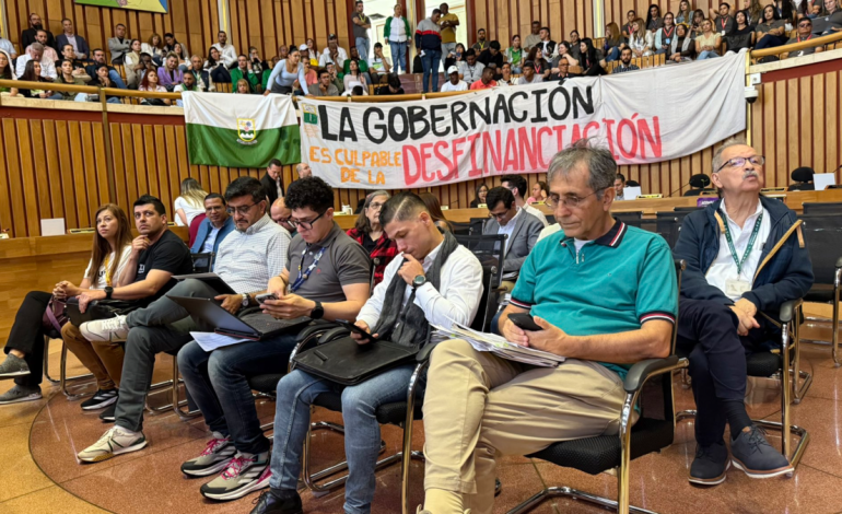 Después de algunas controversias, sellar recursos a continuación como son

 – Primer plano