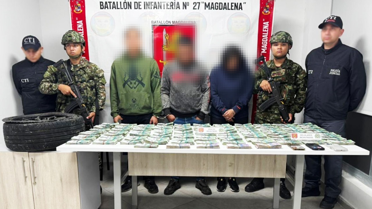 Ejército incautó más de mil millones de pesos en efectivo que habrían pertenecido a «comandos fronterizos»

 – Primer plano