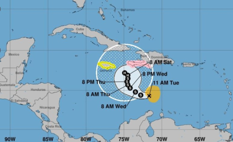 Fuertes vientos, oleaje y fuertes lluvias durante las próximas 48 horas.
– Primer plano