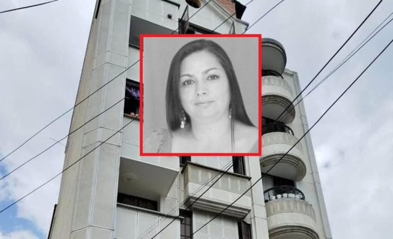 Había un mensaje a su lado

 – Primer plano