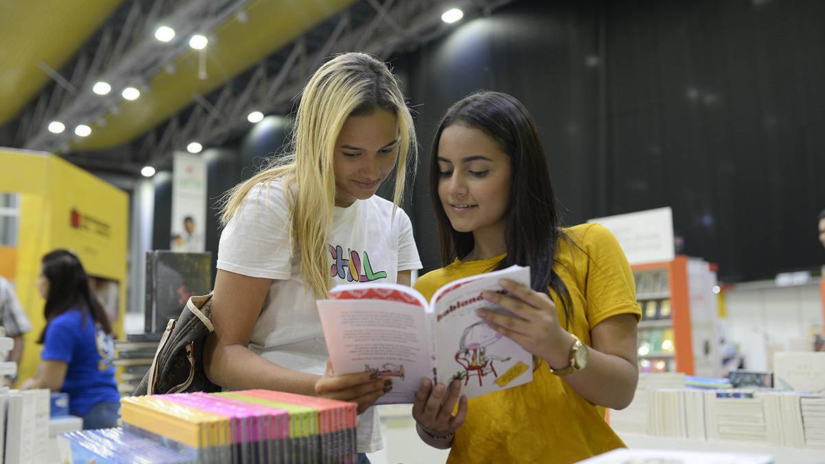 Más de 200 actividades que celebran la palabra, la identidad y la creación.

 – Primer plano