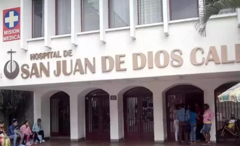 Los hombres llegaron con heridas por el ataque del sicario y comprometieron la misión médica.
– Primer plano