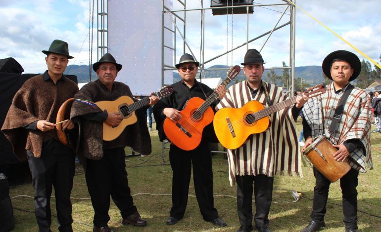 Los playoffs de música country destacan el folclore rural en Jamondino
 – Primer plano