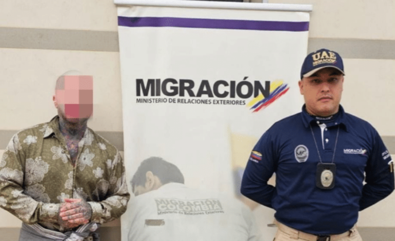 Migración Colombia expulsa a ciudadano estadounidense tras revisar alerta internacional de Interpol
 – Primer plano