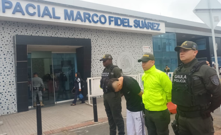 Nota: Este es el hombre que pudo haber planeado el atentado con camión bomba de la disidencia cerca de la base aérea de Cali: esta es su captura
 – Primer plano