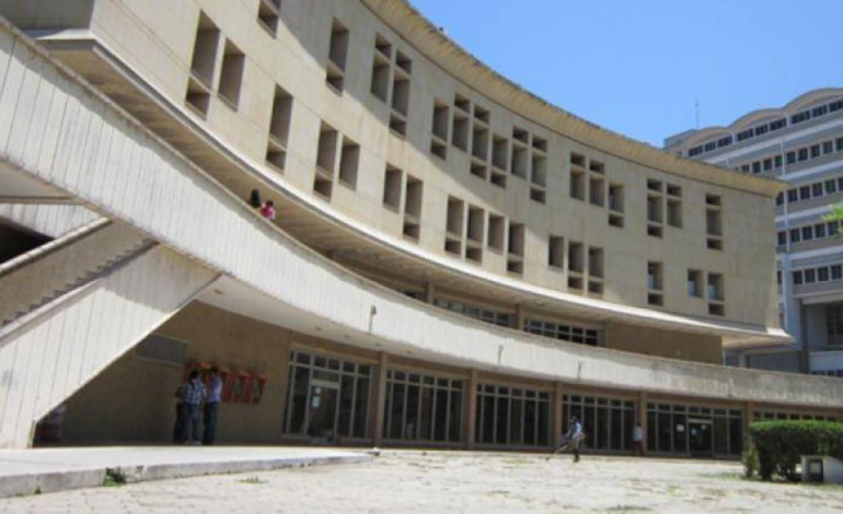 Piden mantener la casa y el juicio cae en la oficina del mismo juez nuevamente

 – Primer plano