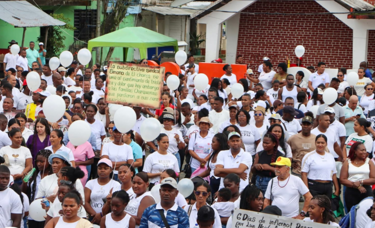 Pobladores de El Charco en Nariño marcharon para exigir continuar con la búsqueda de cinco personas desaparecidas tras el naufragio

 – Primer plano