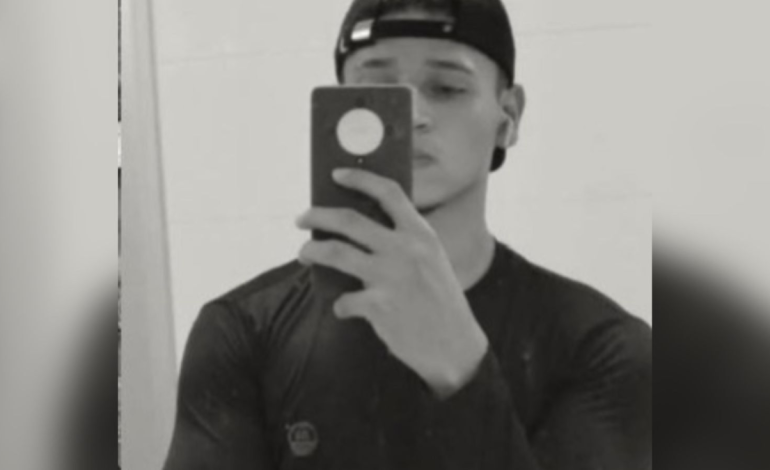 Un joven murió tras un accidente de moto al ser atropellado por un animal. Le propuso matrimonio hace 15 días.

 – Primer plano