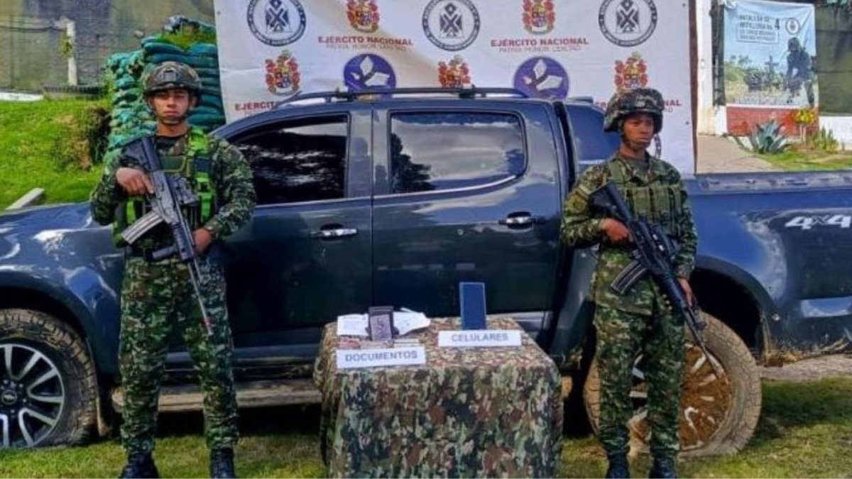 Vehículo pasó una señal de alto en un retén militar en la zona rural de Yarumal, Antioquia y comenzó a disparar

 – Primer plano