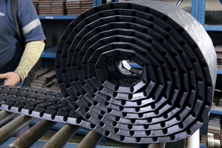 Cuatro formas en que el recauchutado de Bandag ayuda a los transportistas colombianos

 – Primer plano