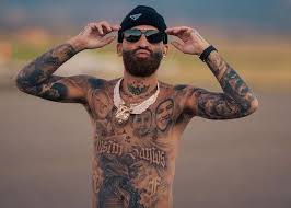 Arcángel, leyenda del reguetón, presente en el festival Megaland
 – Primer plano