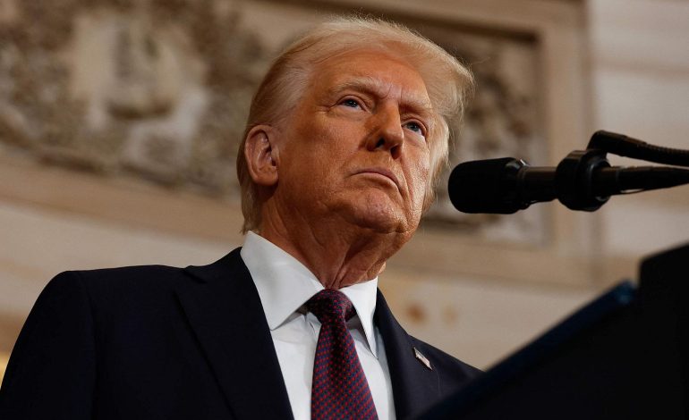 Donald Trump celebra las armas en Gaza y está involucrado en un ambicioso plan de paz que puede definir su herencia en Medio Oriente.

 – Primer plano