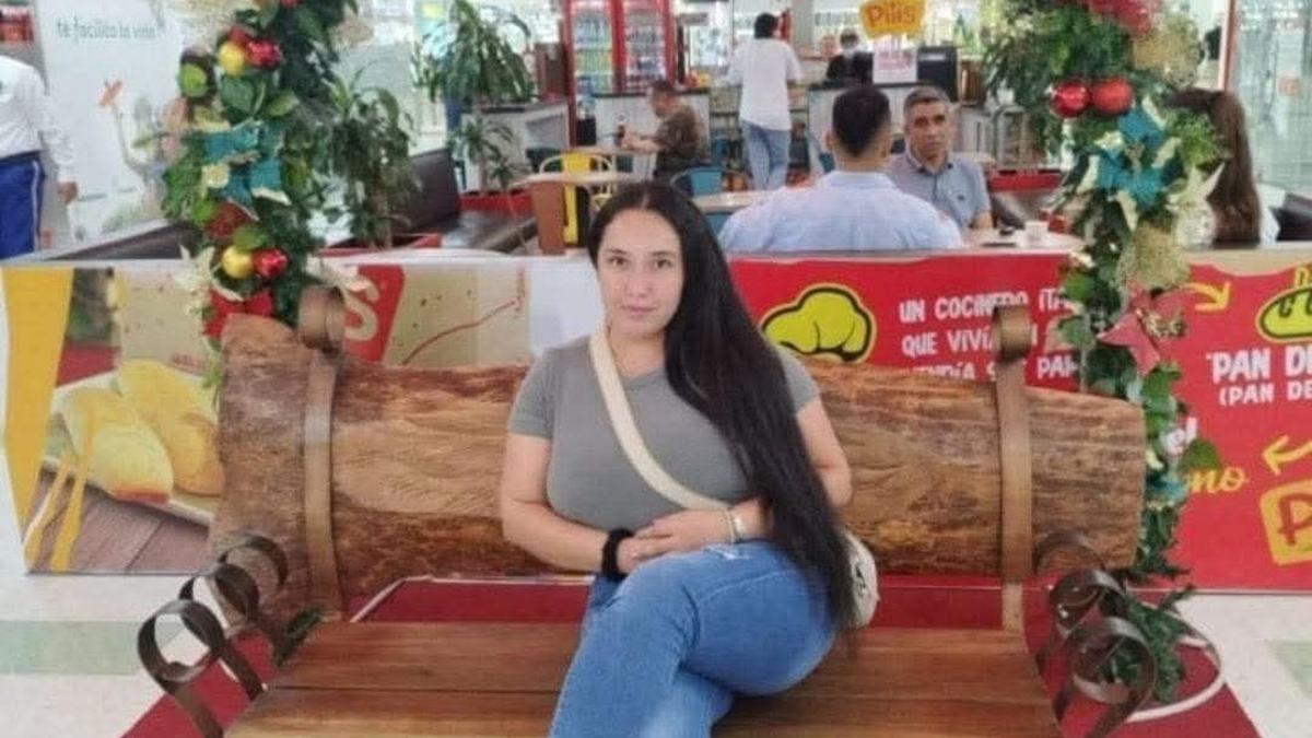 el hombre asesinaría a su expareja y también atacaría con un cuchillo al actual novio de la víctima fatal

 – Primer plano