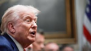 Trump intensifica la guerra comercial: 100% de aduanas en productos procedentes de China

 – Primer plano