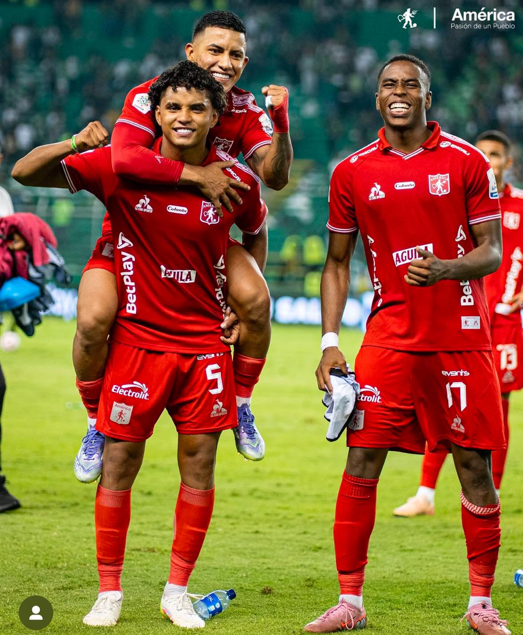 América de Cali lo venció y venció a Junior de Barranquilla

 – Primer plano