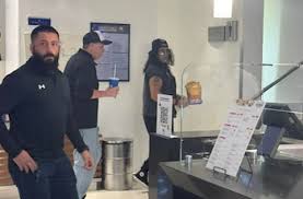 Slash, integrante de Guns n Roses, fue visto en el cine de Colombia

 – Primer plano