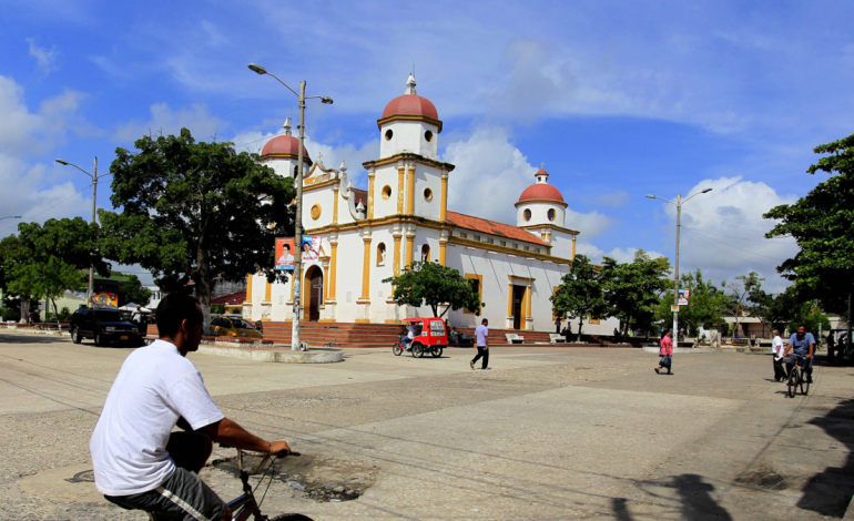 ¿Por qué amenazan a docentes en Soledad? A medida que avanzaba la investigación, el distrito transfirió a varios profesores

 – Primer plano
