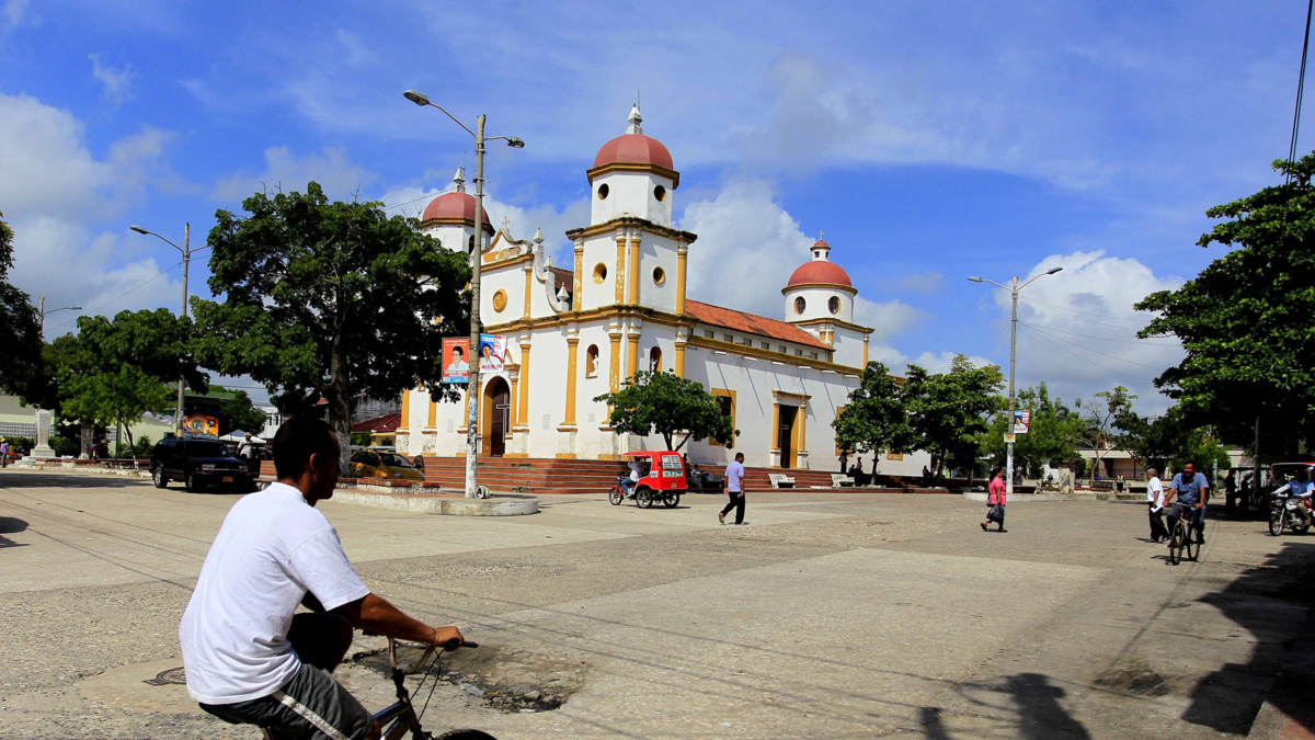 ¿Por qué amenazan a docentes en Soledad? A medida que avanzaba la investigación, el distrito transfirió a varios profesores

 – Primer plano