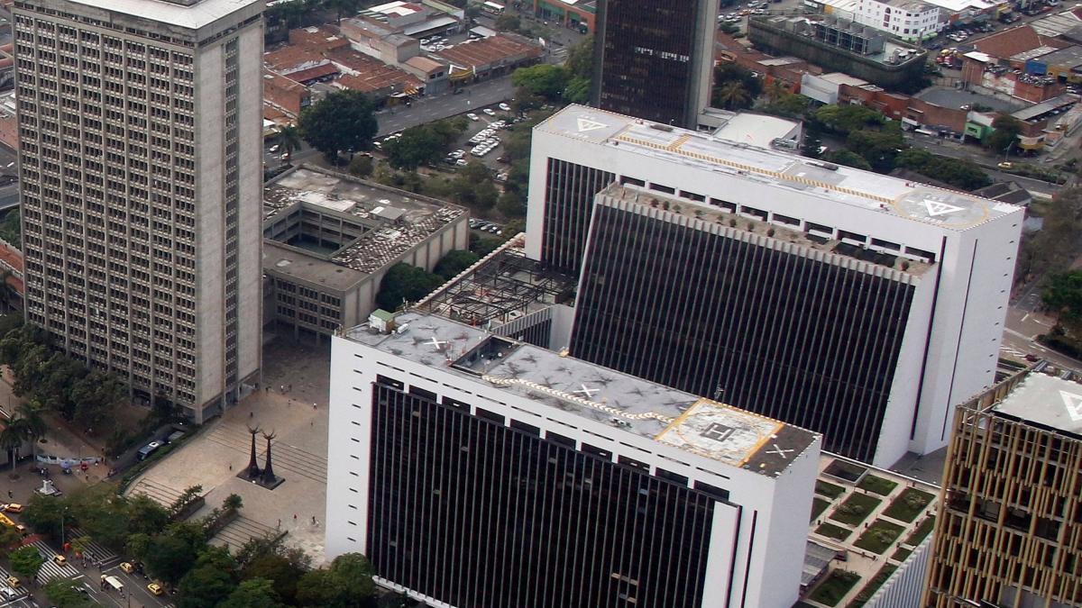 Nota: Palacio de Justicia de Medellín en La Alpujarra fue evacuado de emergencia por incendio: conocido

 – Primer plano