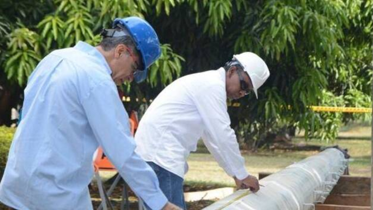 en riesgo, servicios de agua y obras de desarrollo y movilidad – Primer plano