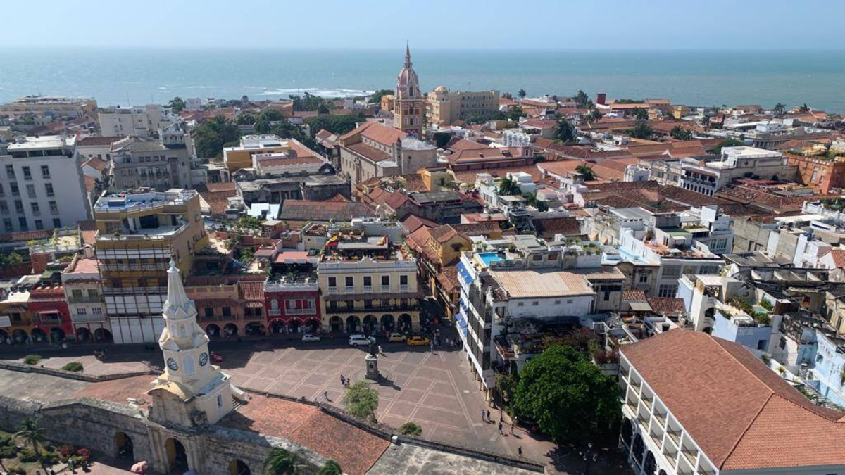 El Distrito de Cartagena ha presentado al Ayuntamiento un proyecto con el que pretende sanear más de 30 años de contratos obsoletos que han retrasado a la ciudad

 – Primer plano