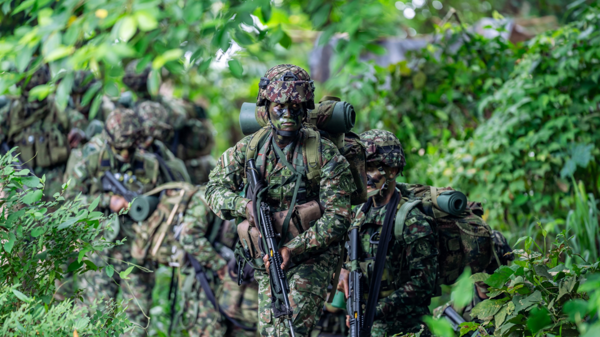 Fueron abandonados a su suerte en poder de un grupo religioso

 – Primer plano