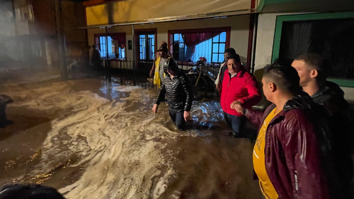 Impresionantes fotos de la crecida del arroyo El Guirre, que sumergió bajo el agua a la comuna de Belén (Boyacá) en cuestión de minutos

 – Primer plano