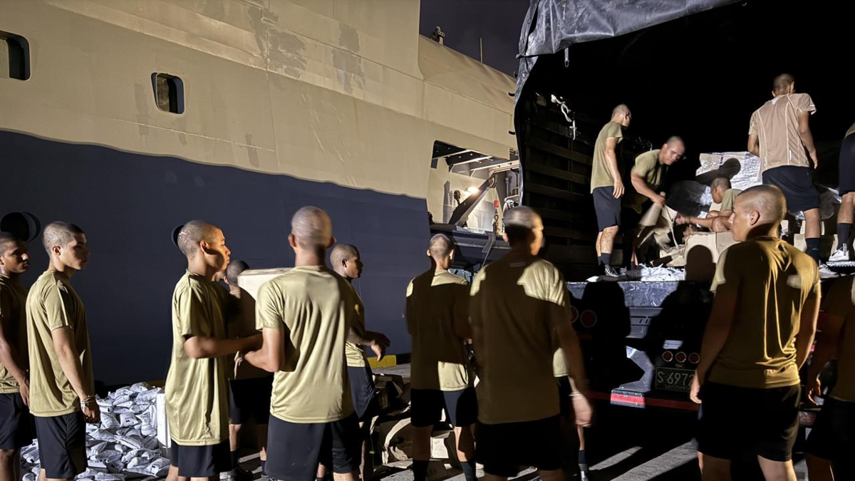 Colombia envía 240 toneladas de ayuda humanitaria a Cuba tras el huracán Melissa desde la base naval de Cartagena

 – Primer plano