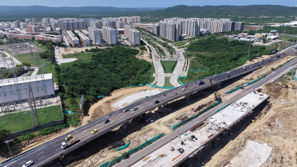 Alcalde Char habilita creación de puente norte-sur en nuevo empalme vial Circunvalar y mejora la movilidad en el sureste de Barranquilla

 – Primer plano