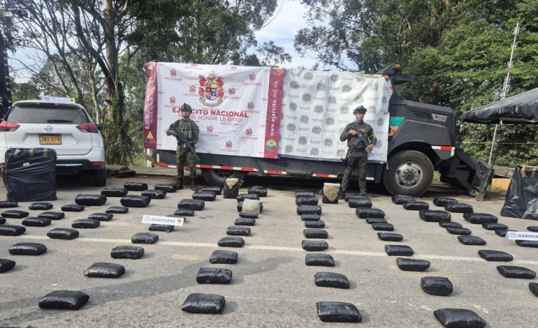 ¿Cómo lograron el ejército y la policía incautar más de media tonelada de droga?

 – Primer plano