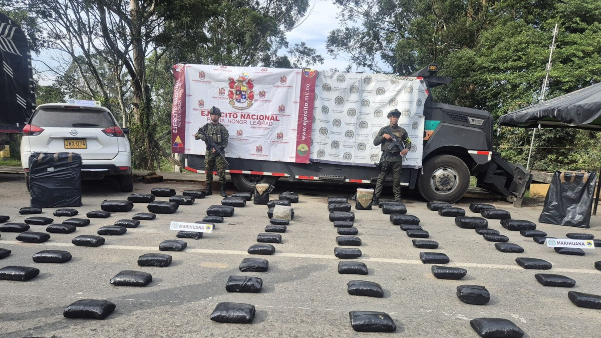 ¿Cómo lograron el ejército y la policía incautar más de media tonelada de droga?

 – Primer plano