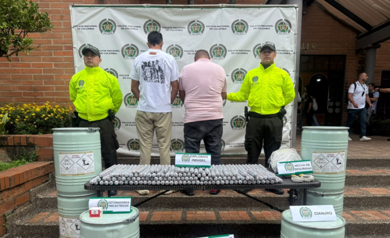 Traficantes de explosivos del «clan del Golfo» de Cisneros en Antioquia fueron capturados con un cargamento masivo de materiales destinados a la elaboración de artefactos

 – Primer plano