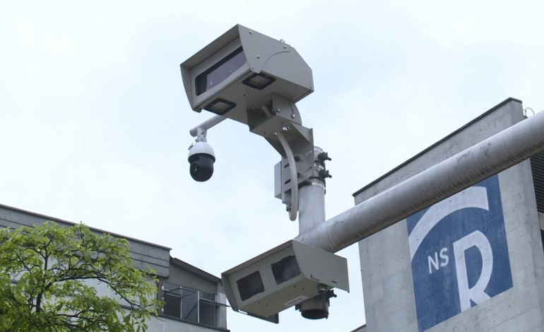 ¿Tiene los documentos del vehículo vigentes? Ojo, porque comenzaron a instalar 30 nuevas cámaras de fotodetección en Cali

 – Primer plano