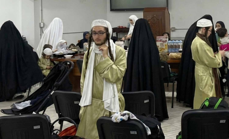 Se trata de la operación de la secta judía extremista Lev Tahor, que se encuentra en Yarumal (Antioquia).

 – Primer plano