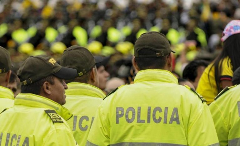 Coche policial investigado por la Fiscalía General de la Nación tras presuntamente provocar un accidente bajo los efectos del alcohol y darse a la fuga: tres personas resultaron heridas

 – Primer plano