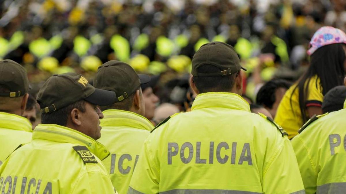 Coche policial investigado por la Fiscalía General de la Nación tras presuntamente provocar un accidente bajo los efectos del alcohol y darse a la fuga: tres personas resultaron heridas

 – Primer plano