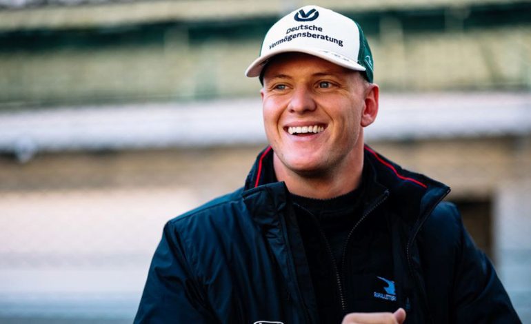 Mick Schumacher vuelve a las pistas

 – Primer plano