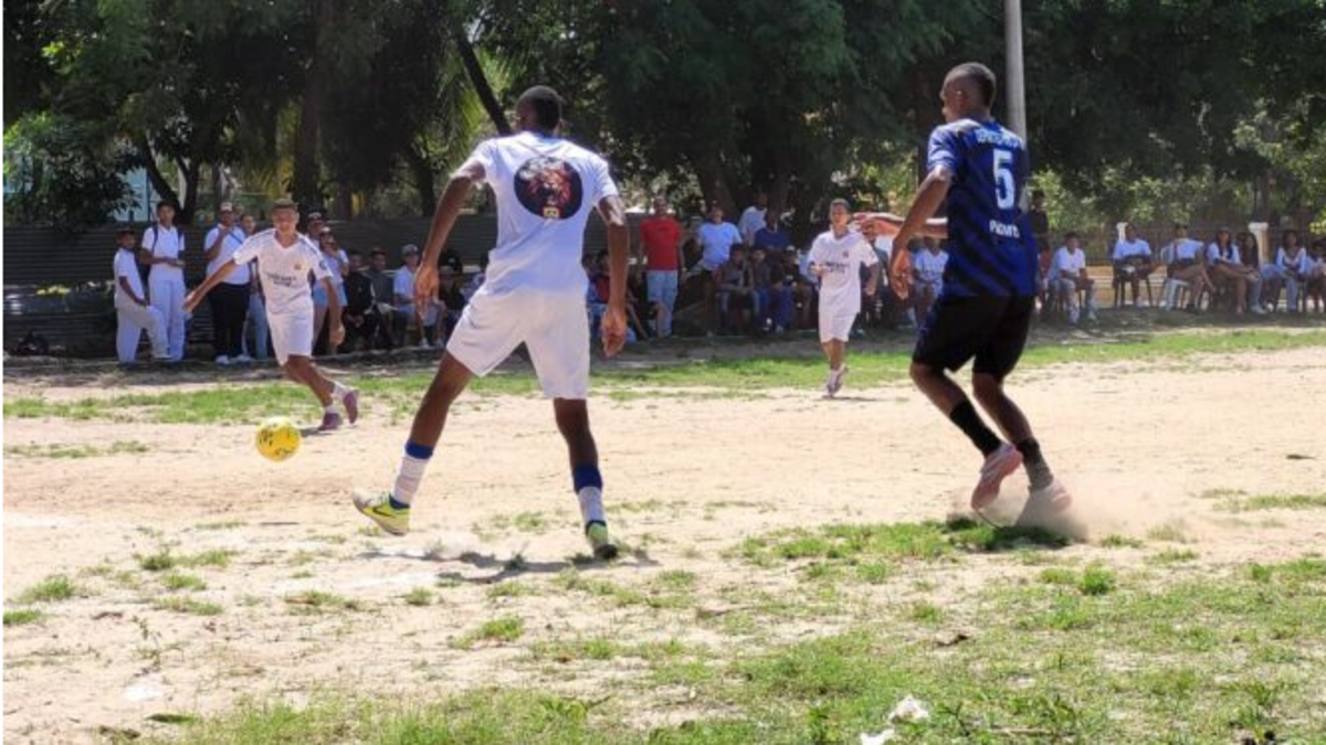 El partido entre Los Costeños y Los Pepes en Barranquilla enciende el debate sobre la paz urbana

 – Primer plano