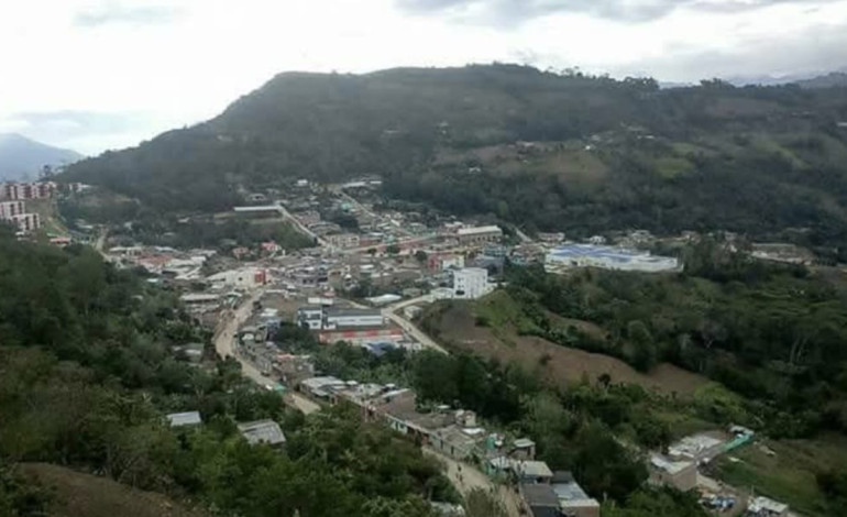 «No nos dejan vivir en paz».

 – Primer plano