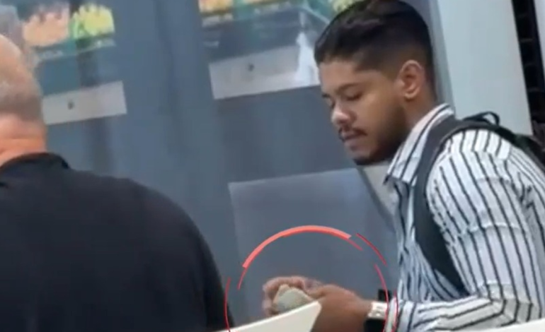 Se hicieron pasar por miembros de la oficina de Envigado para exigir 10.000 PLN a un estadounidense en un reconocido centro comercial de Bucaramanga. dolares

 – Primer plano